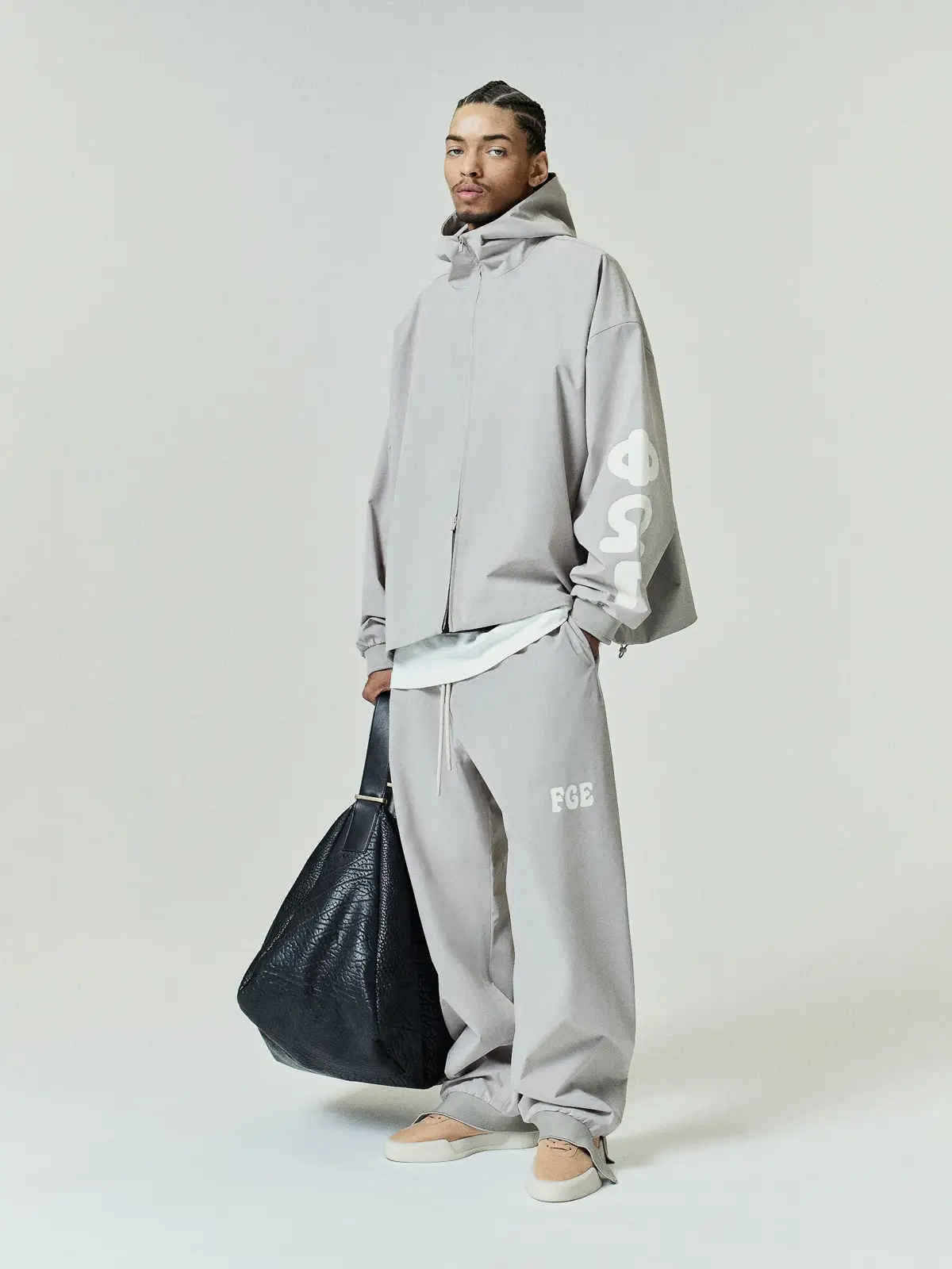 Chamarra Essentials Full Zip Hooded Anorak Foca, Essentials Jacket (vista 1)
