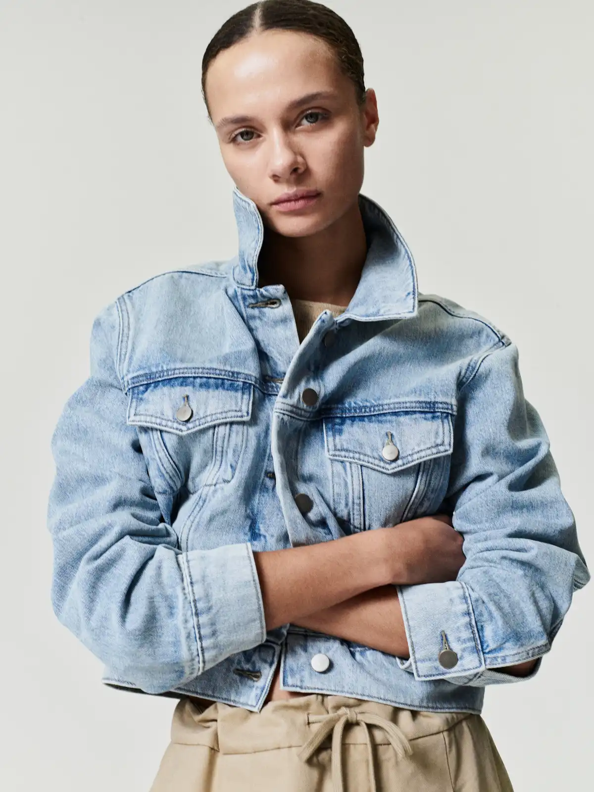Chamarra Essentials Denim Trucker Classic Azul, Essentials Jacket (vista 1)