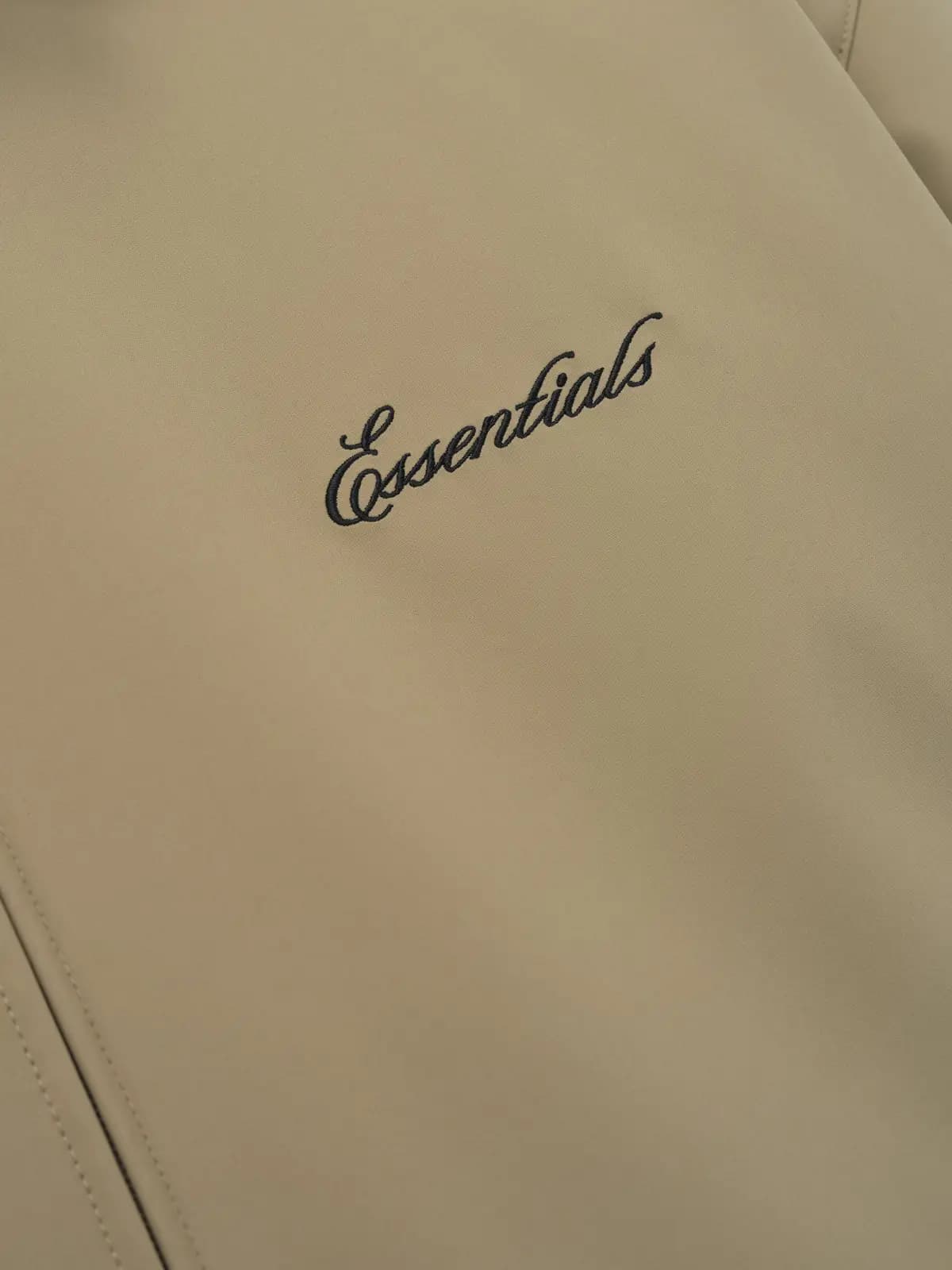 Chamarra Essentials Signature Filled Barn Duna, Essentials Jacket (vista 4)