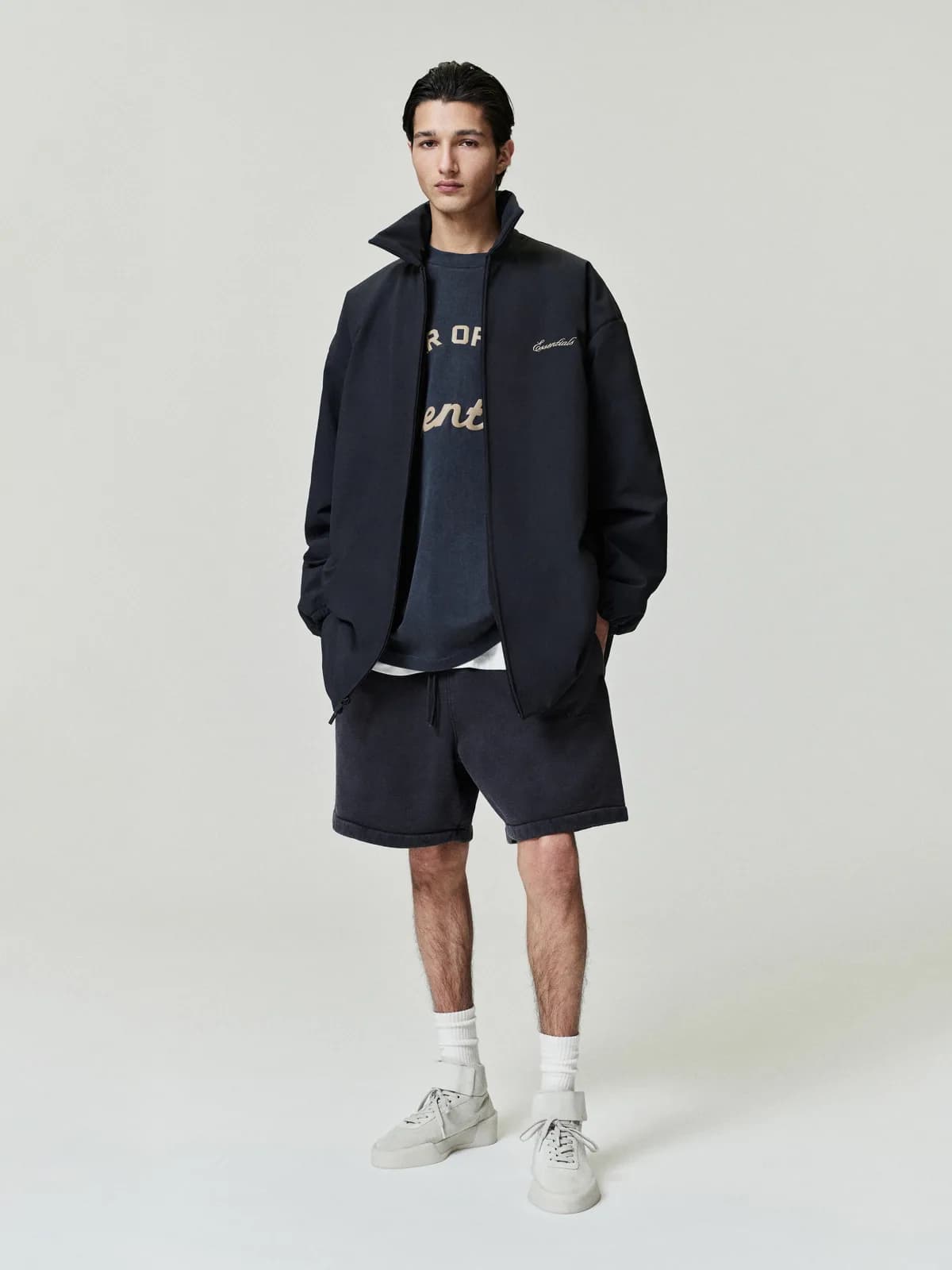 Chamarra Essentials Signature Filled Barn Vintage Negro, Essentials Jacket (vista 1)