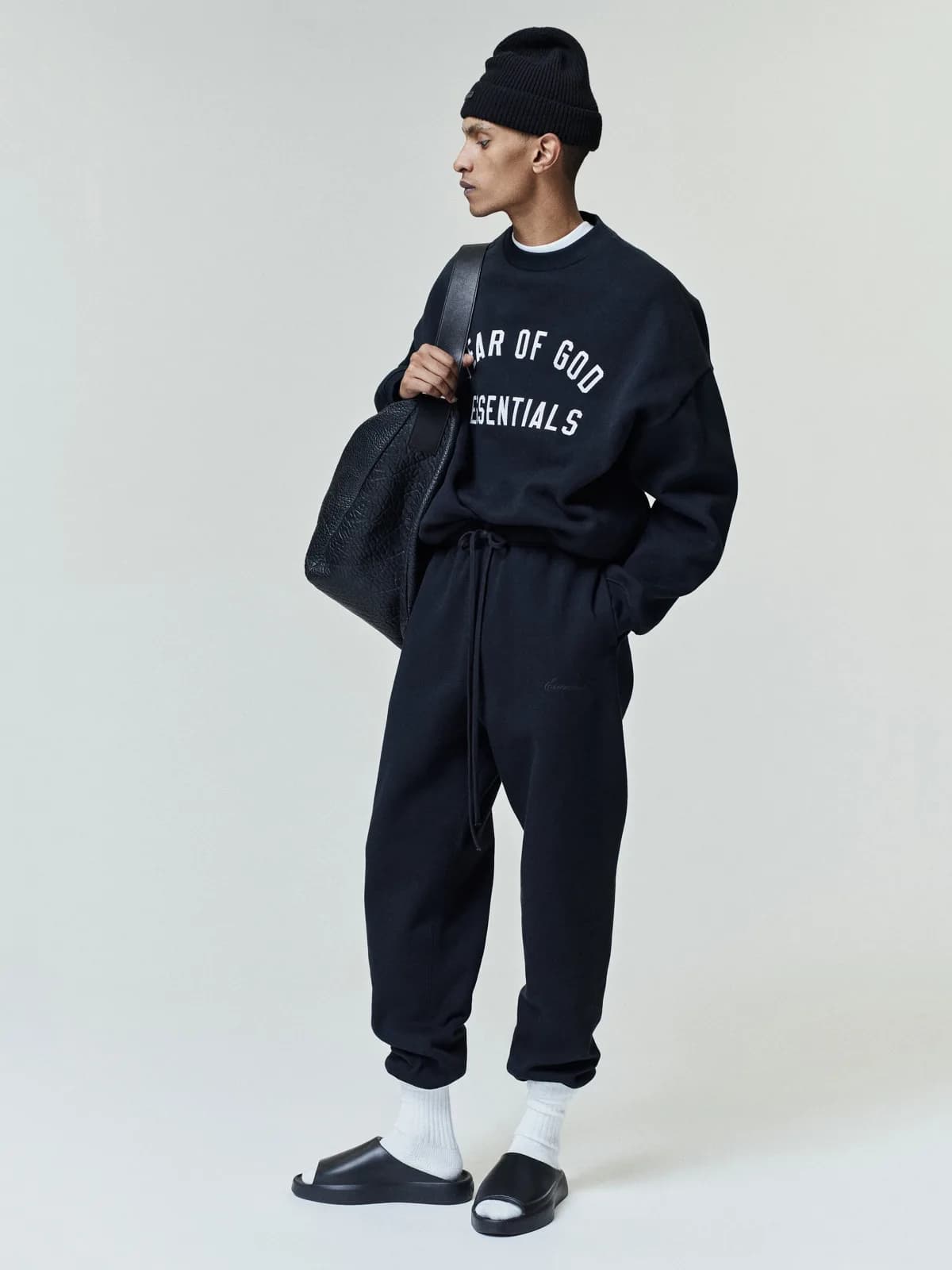 Crewneck Essentials Varsity 90s Sweatshirt Vintage Negro, Essentials Crewneck (vista 1)