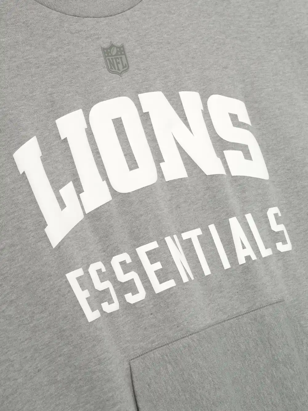 Crewneck Essentials Lions Sport Cemento Jaspe, Essentials Crewneck (vista 3)