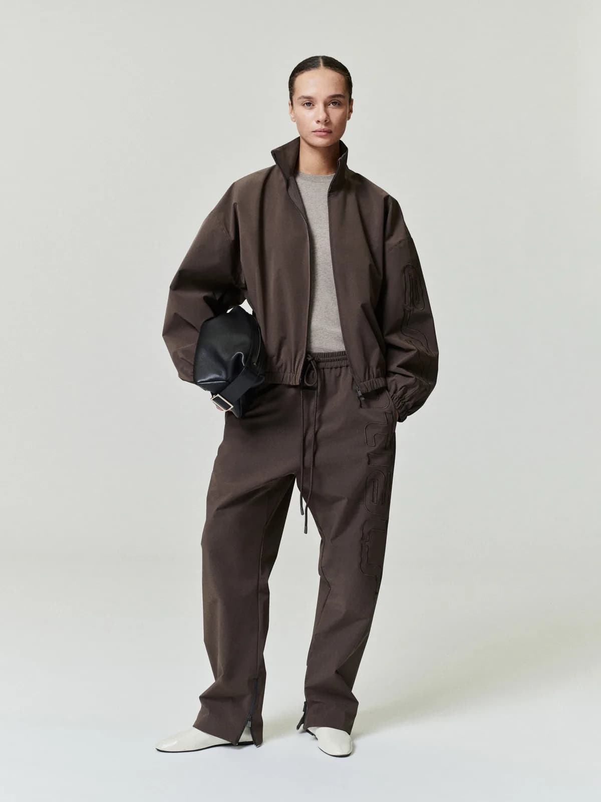Pants Essentials Active Trace Track Pant Cafe, Essentials Pants (vista 1)