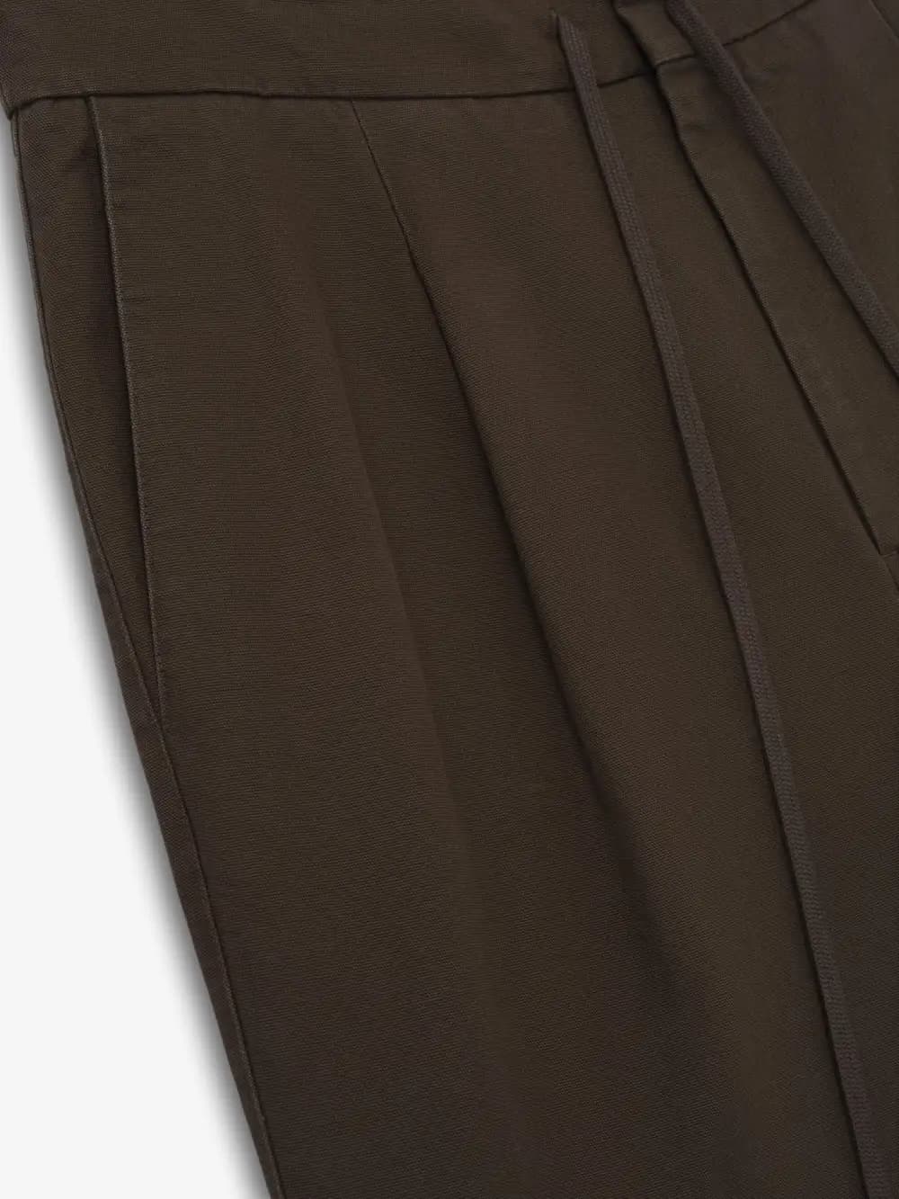 Pants Essentials Cotton Canvas Pleat Front Pant Cafe, Essentials Pants (vista 3)