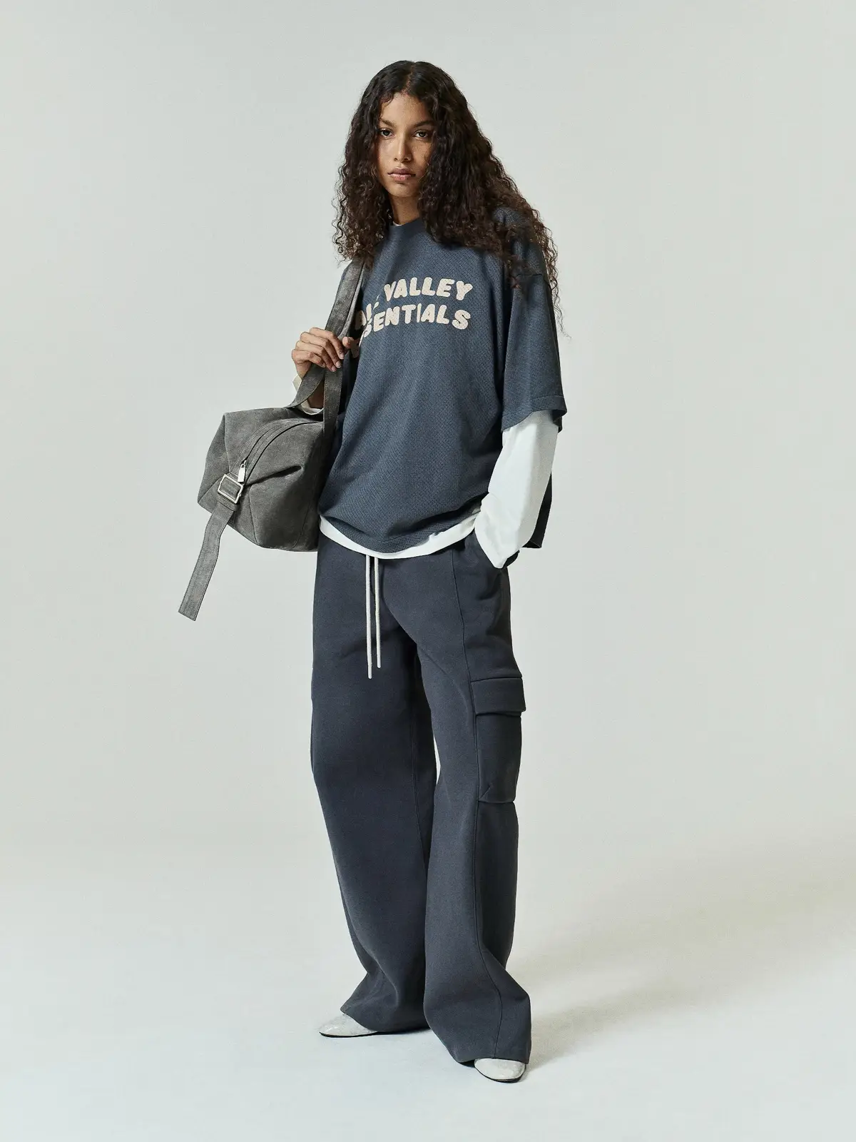 Pants Essentials Fleece Cargo Relaxed Acero Gris, Essentials Pants (vista 1)