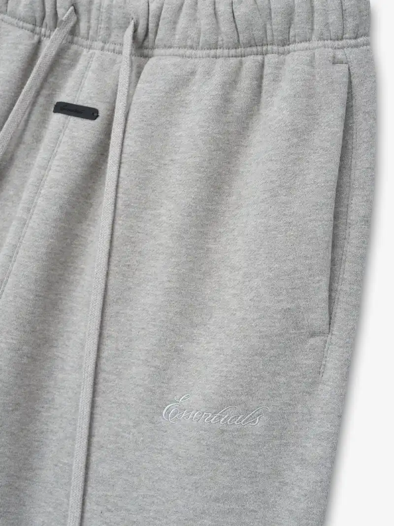 Pants Essentials Signature SS26 Classic Flare Cemento Jaspe Oscuro, Essentials Pants (vista 4)