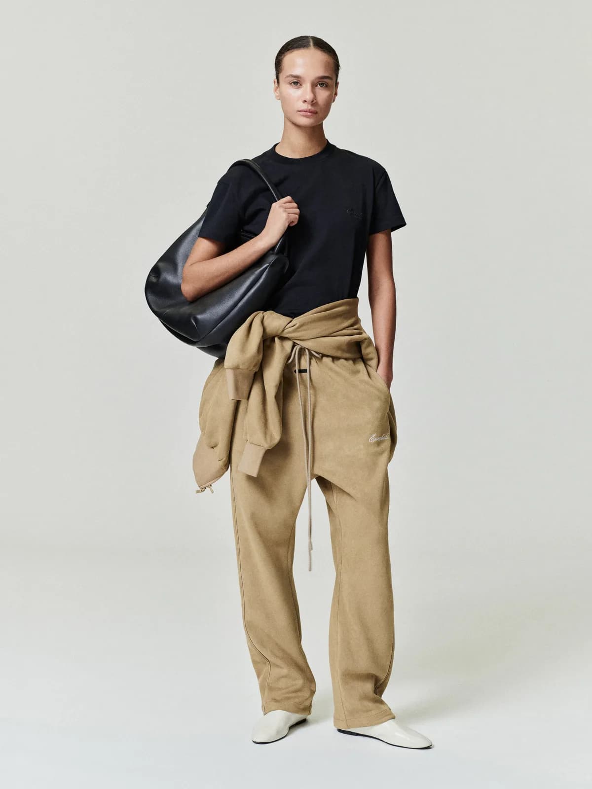 Pants Essentials Suede Fleece Signature Relaxed Pant Duna, Essentials Pants (vista 1)