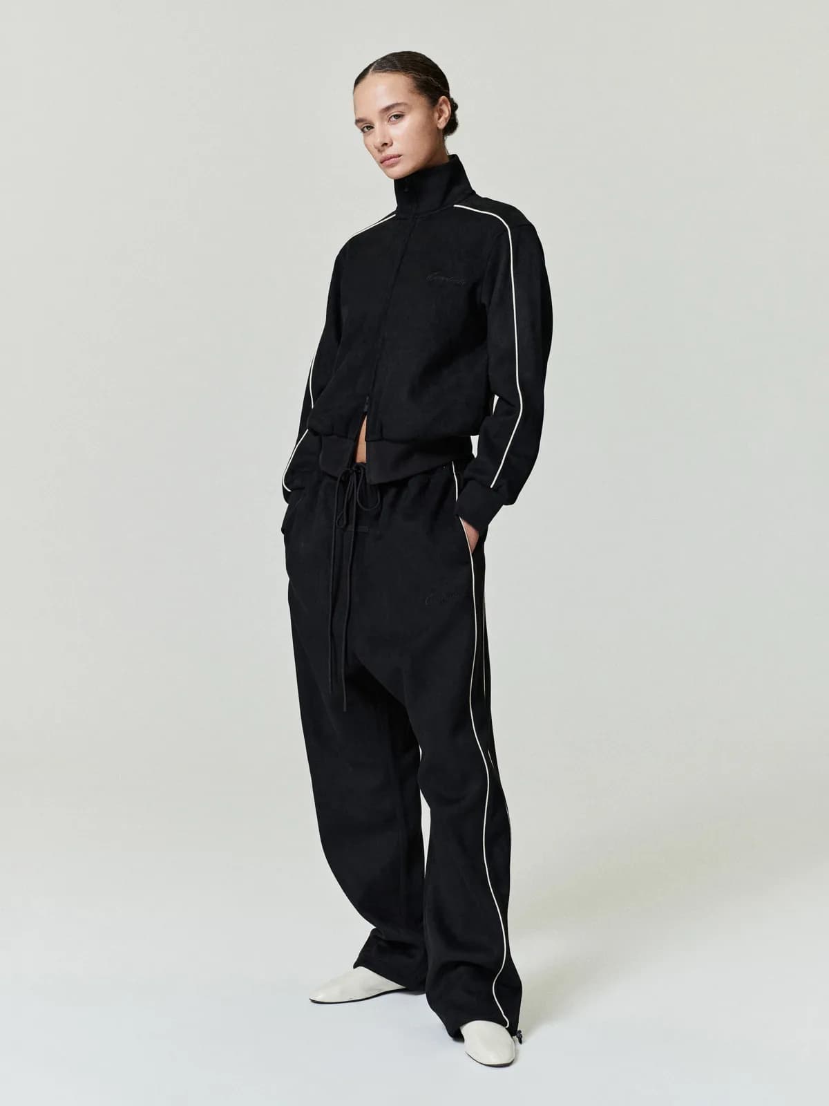 Pants Essentials Suede Fleece Signature Relaxed Pant Vintage Negro, Essentials Pants (vista 5)