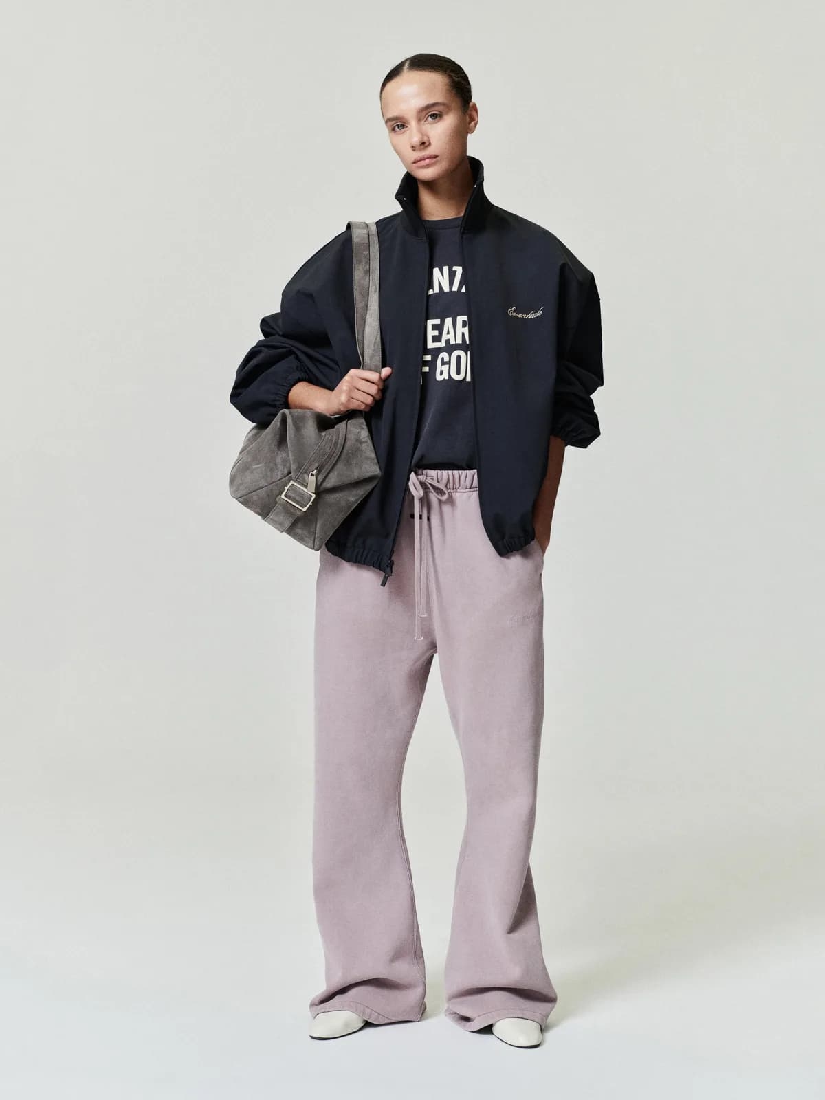Playera Essentials Campus Classic Desteñido Negro, Essentials Tee (vista 1)
