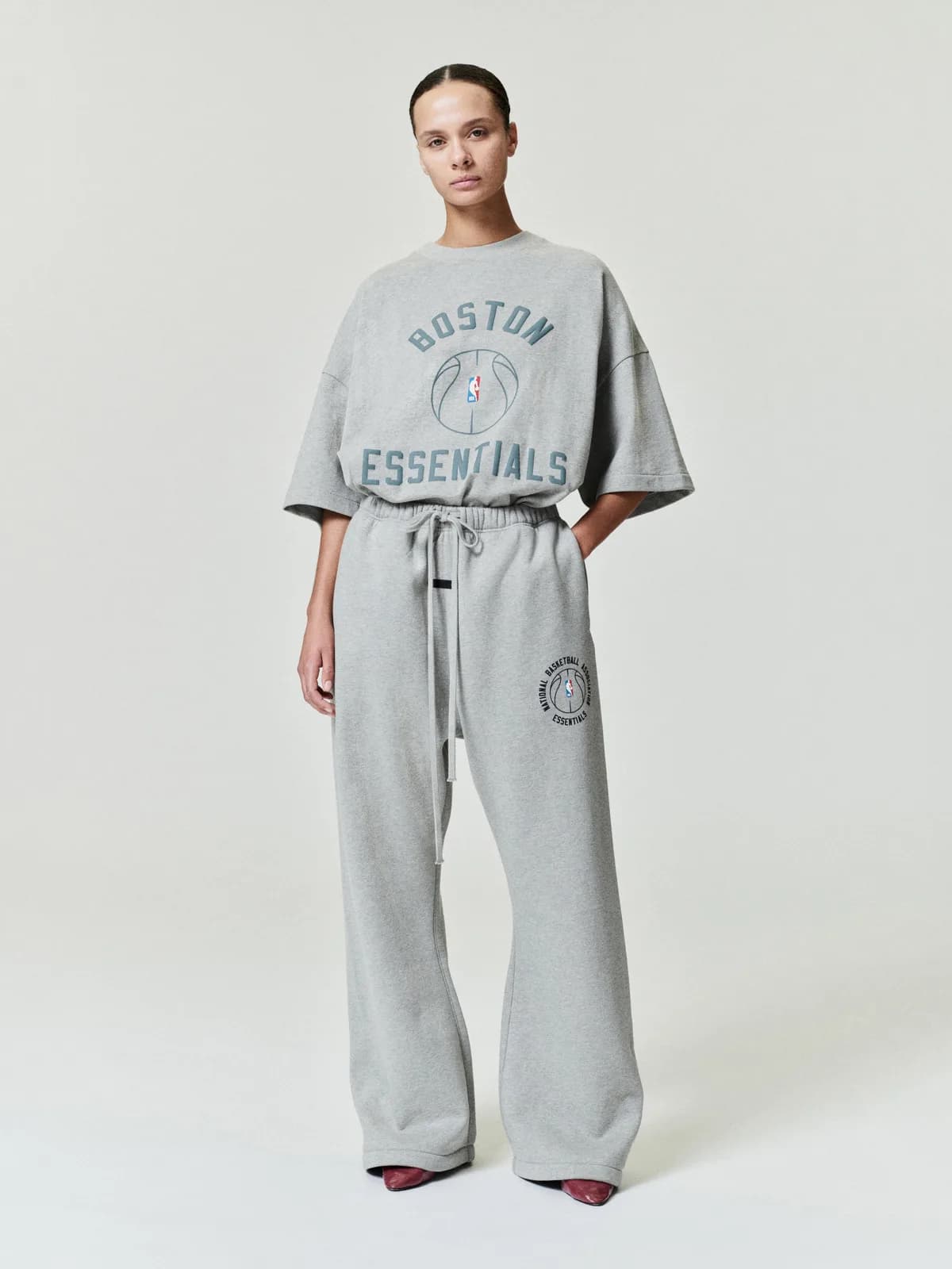 Playera Essentials Celtics X Barkley Hendricks 90s Cemento Jaspe, Essentials Tee (vista 1)