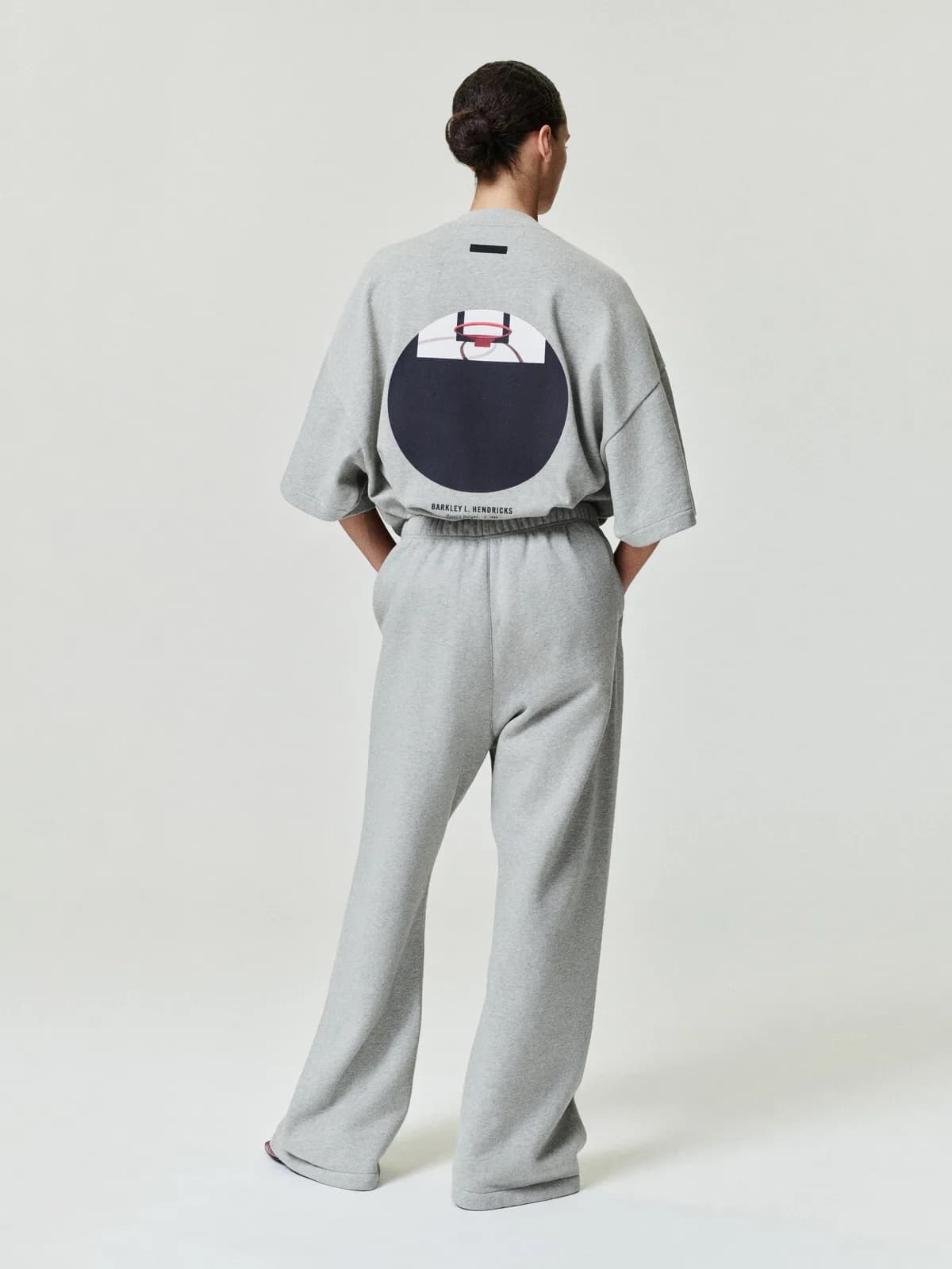 Playera Essentials Celtics X Barkley Hendricks 90s Cemento Jaspe, Essentials Tee (vista 1)