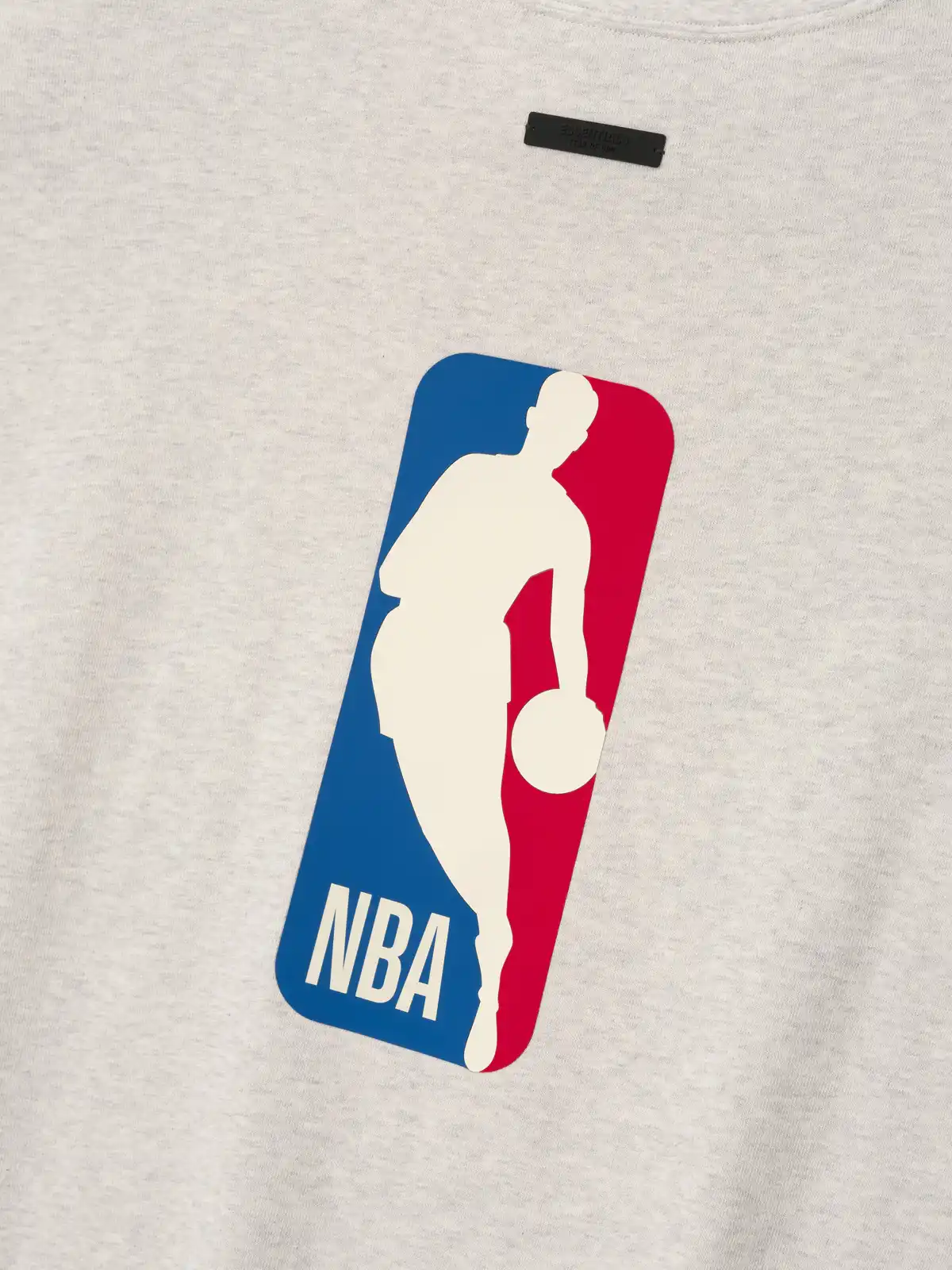 Playera Essentials Inglewood X All Star Weekend '26 90s Avena Jaspe, Essentials Tee (vista 5)
