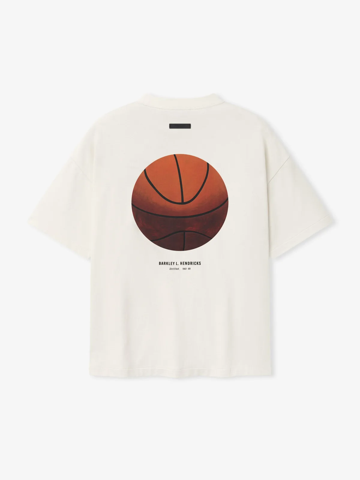 Playera Essentials Knicks X Barkley Hendricks 90s Marfil, Essentials Tee (vista 1)