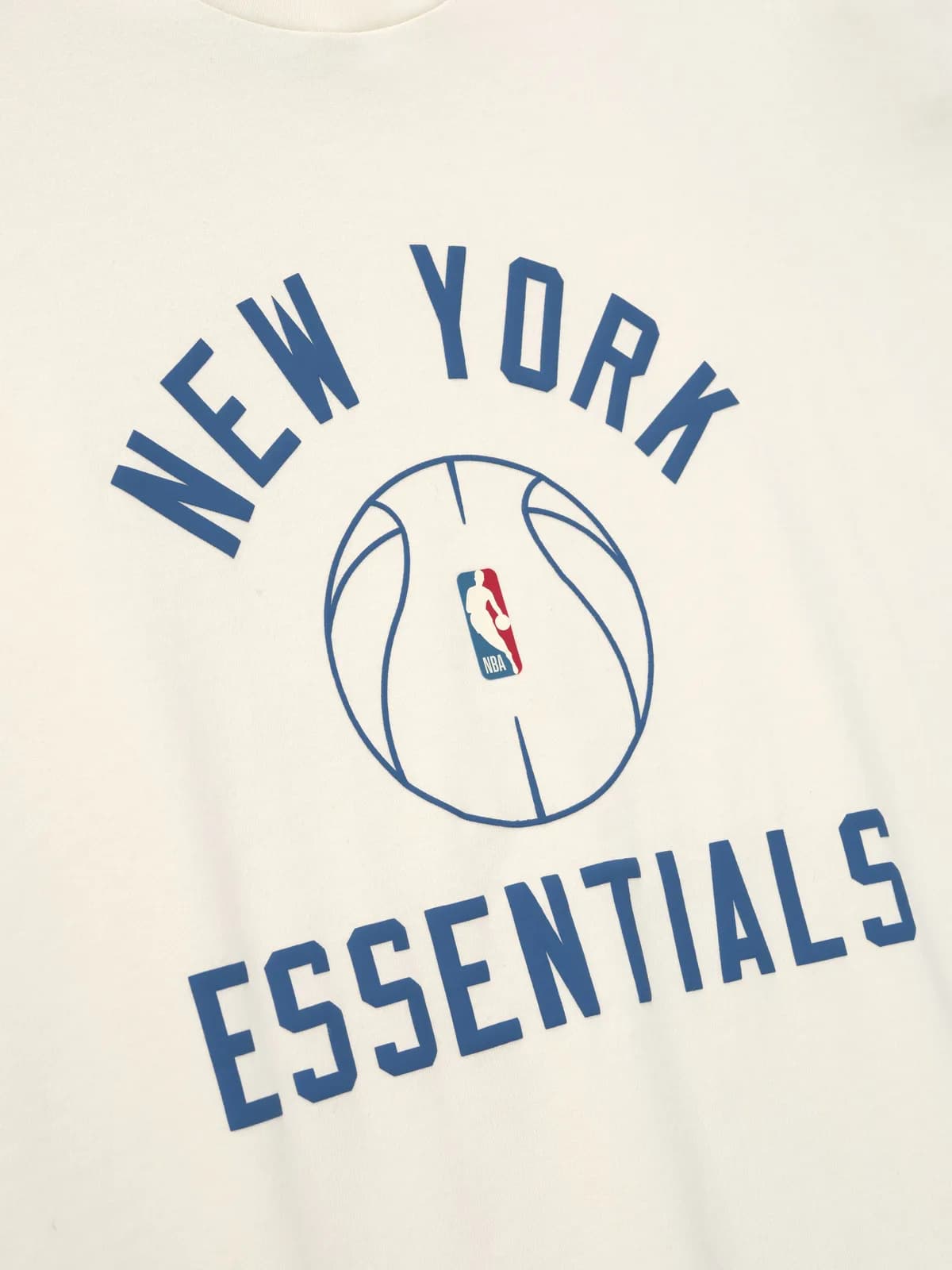 Playera Essentials Knicks X Barkley Hendricks 90s Marfil, Essentials Tee (vista 3)