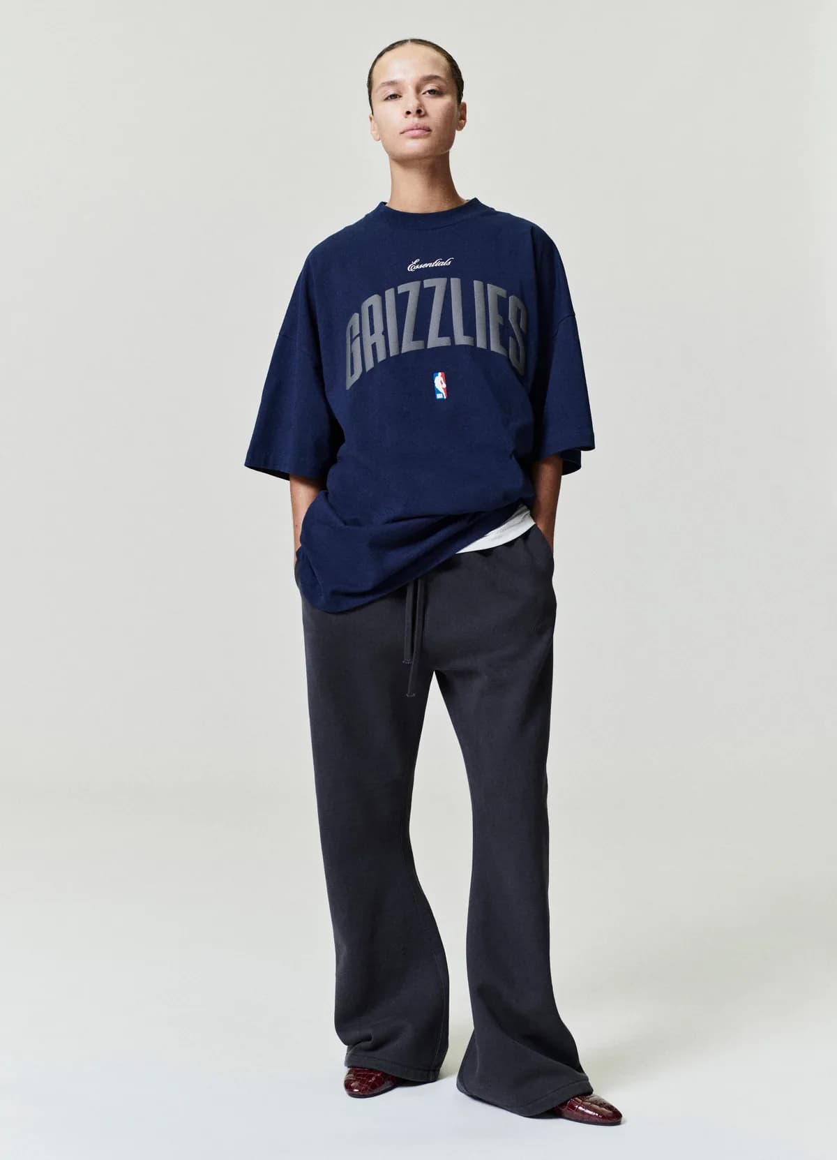 Playera Essentials Memphis Grizzlies 90s Fit Medianoche Azul Marino, Essentials Tee (vista 1)