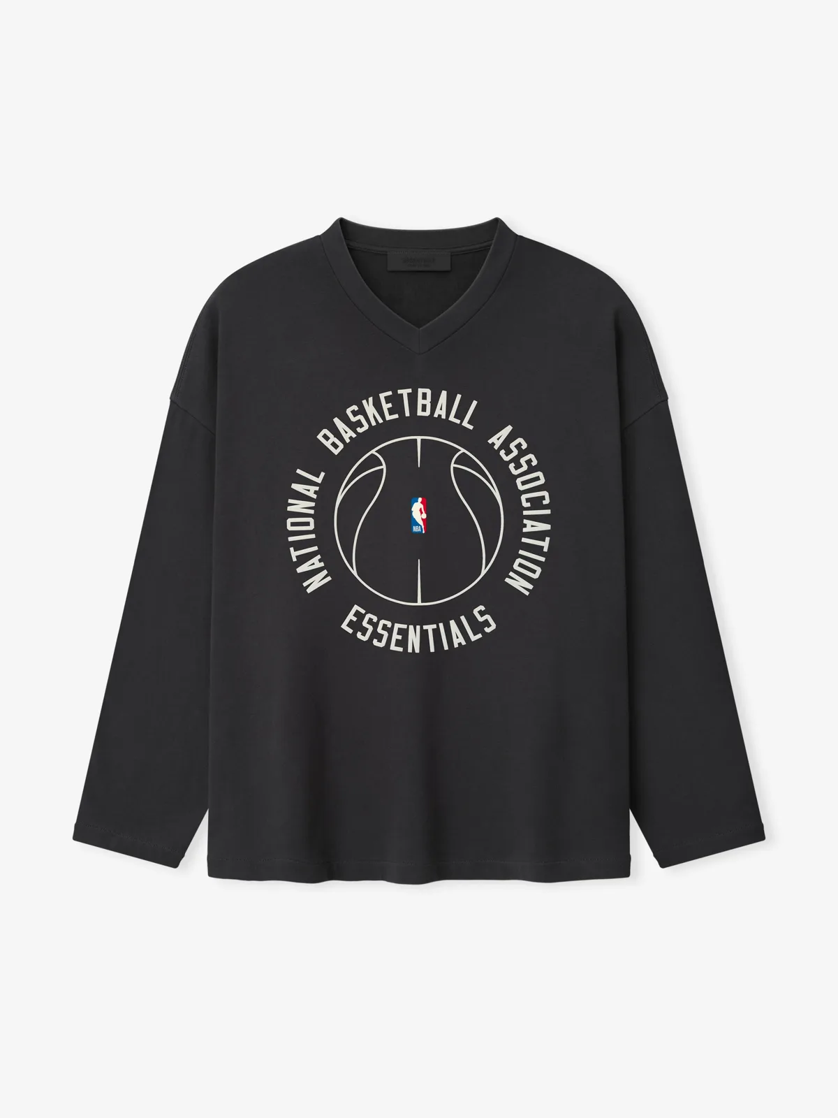 Playera Essentials NBA X Barkley Hendricks V-Neck Desteñido Negro, Essentials Tee (vista 1)