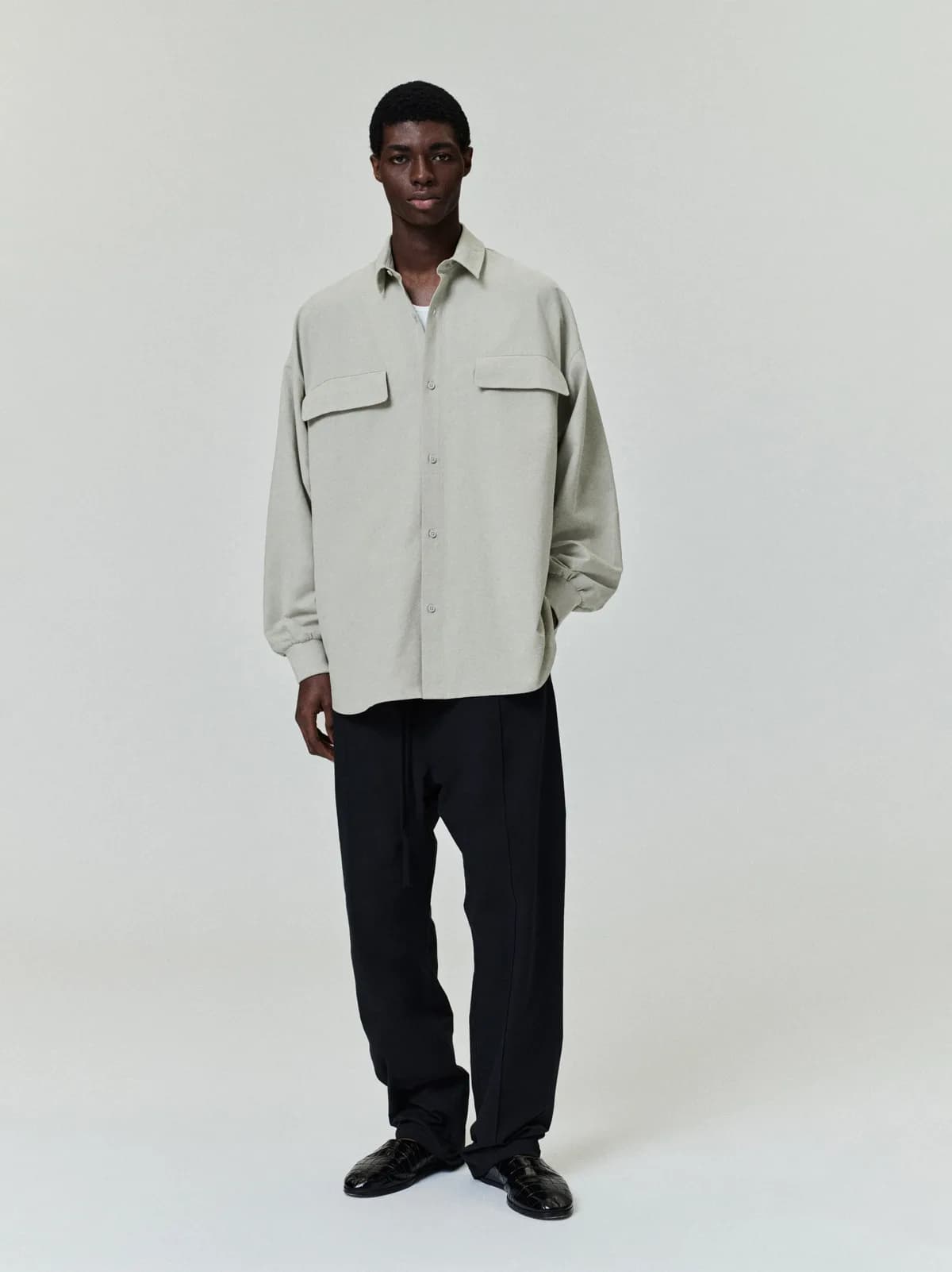 Playera Essentials Oxford Shirt Oxford Shirt Abbey Piedra, Essentials Tee (vista 1)