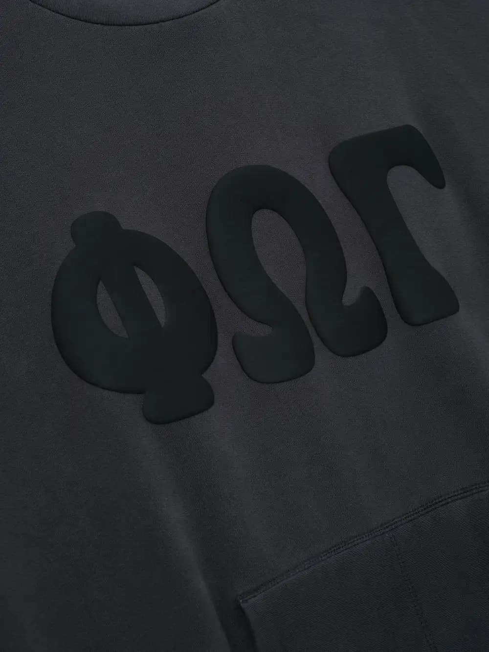 Playera Essentials 90s Sweatshirt Lavado Acero Gris, Essentials Tee (vista 3)