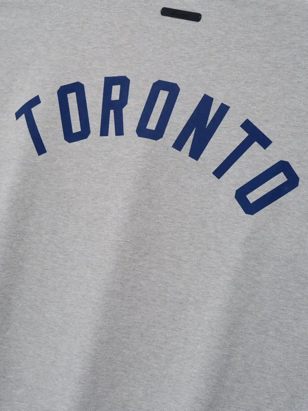 Playera Essentials Blue Jays Merch Cemento Jaspe, Essentials Tee (vista 4)