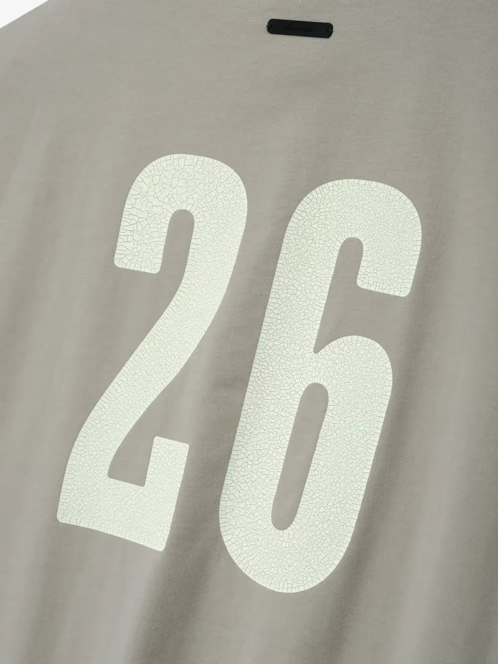 Playera Essentials Cut Off 90s Foca, Essentials Tee (vista 6)