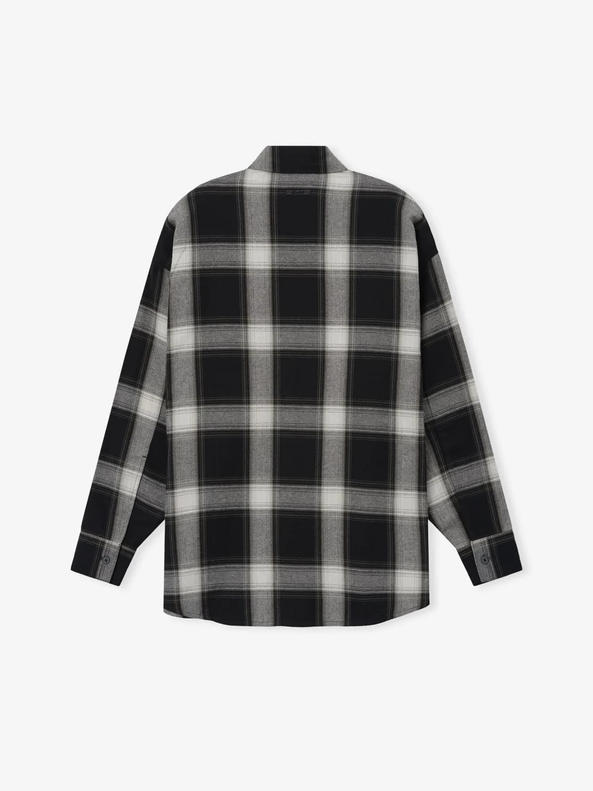 Playera Essentials Flannel Button Up Shirt Acero Gris, Essentials Tee (vista 2)