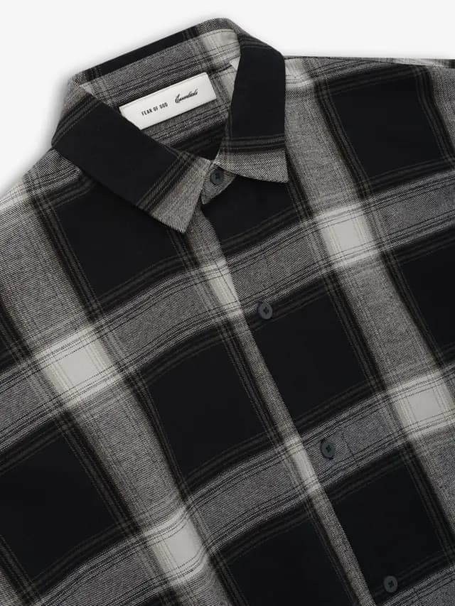 Playera Essentials Flannel Button Up Shirt Acero Gris, Essentials Tee (vista 3)