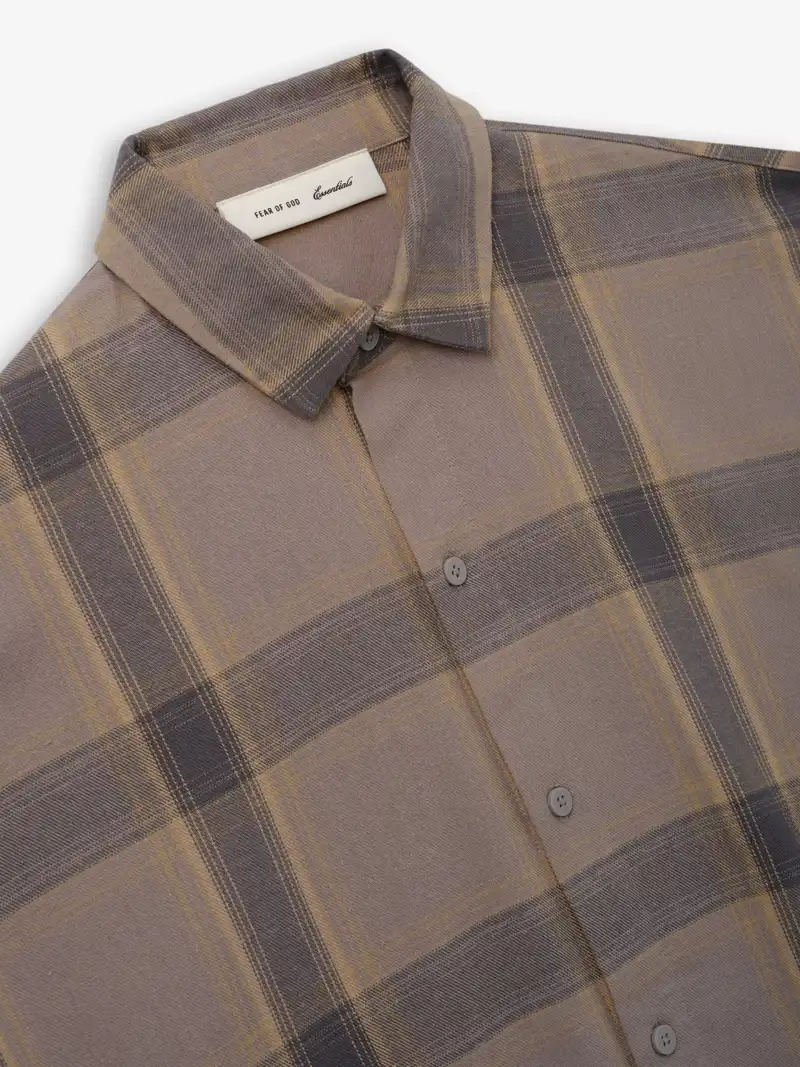 Playera Essentials Flannel Button Up Shirt Foca, Essentials Tee (vista 3)