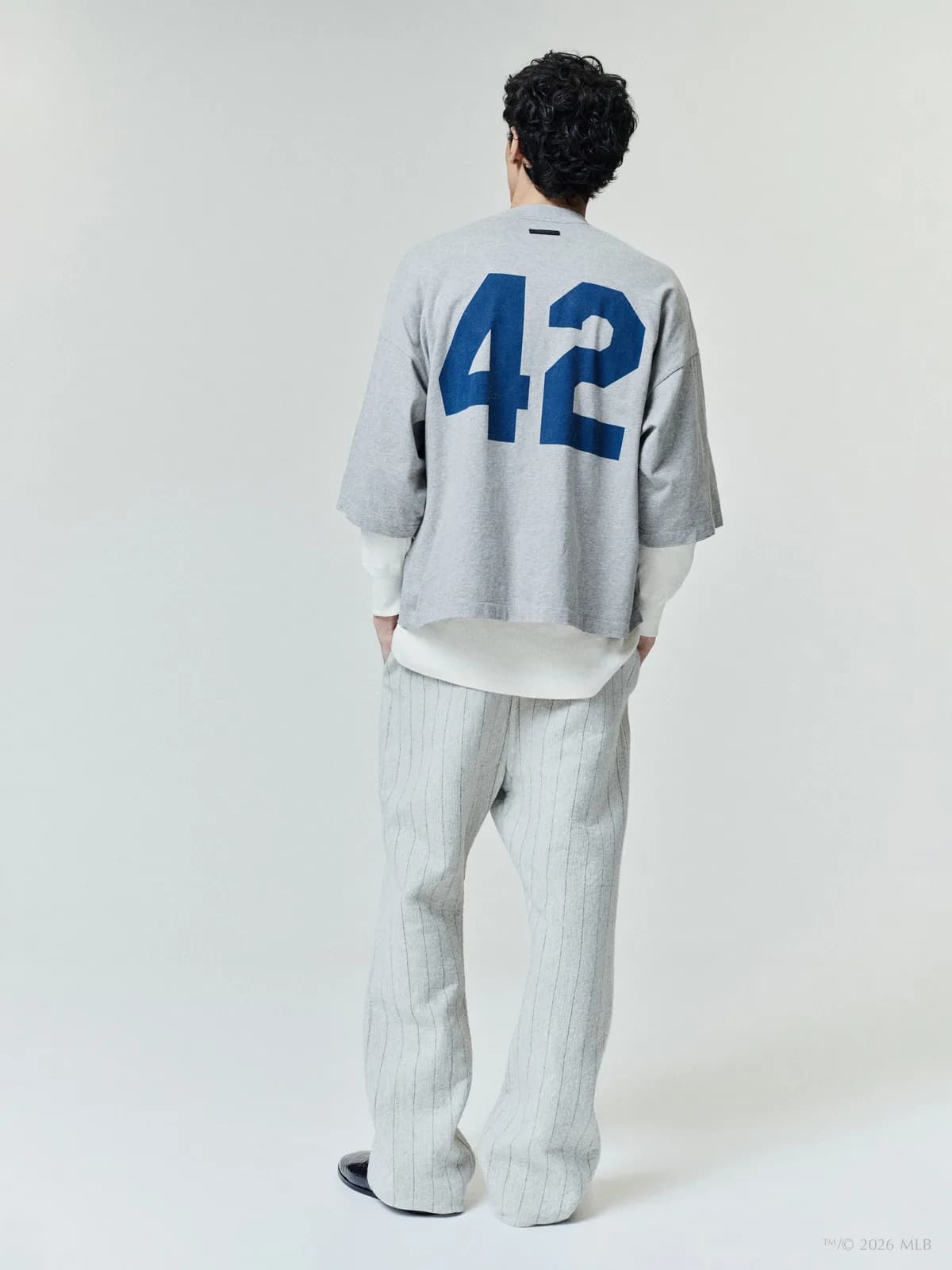Playera Essentials Jackie Robinson Day Merch Calido Jaspe, Essentials Tee (vista 1)