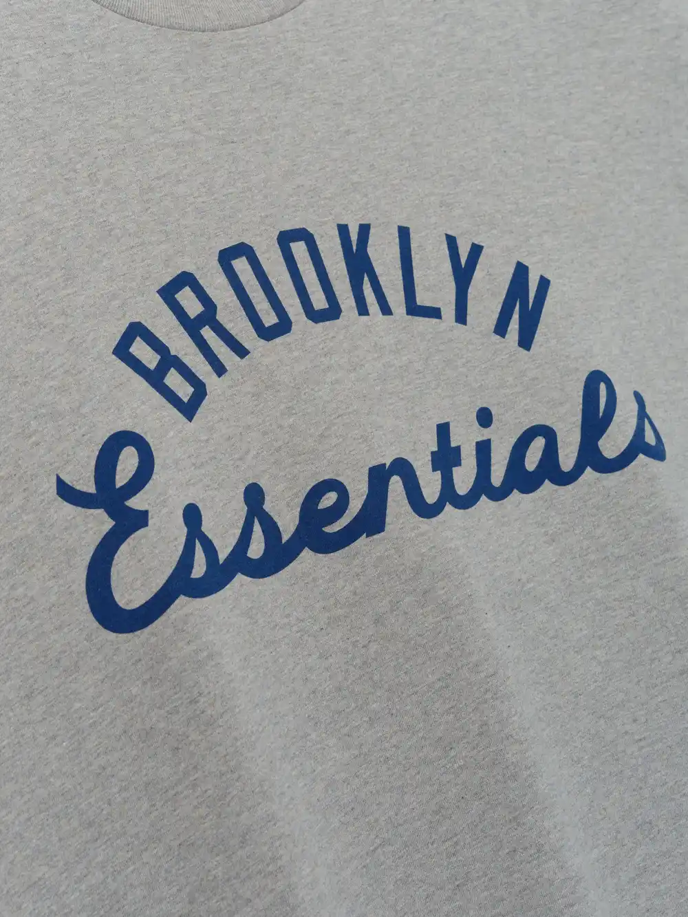 Playera Essentials Jackie Robinson Day Merch Calido Jaspe, Essentials Tee (vista 5)