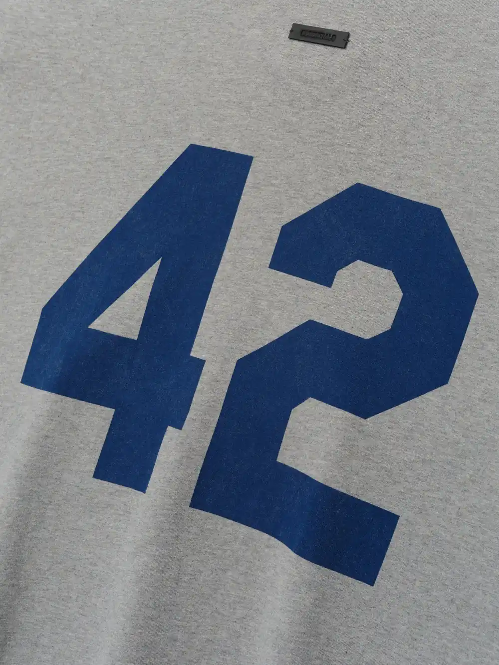 Playera Essentials Jackie Robinson Day Merch Calido Jaspe, Essentials Tee (vista 6)