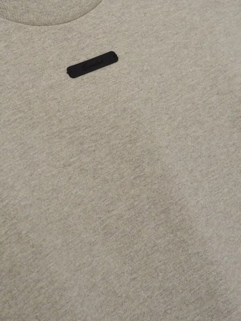 Playera Essentials Merch Boxy Fit Foca Jaspe, Essentials Tee (vista 3)