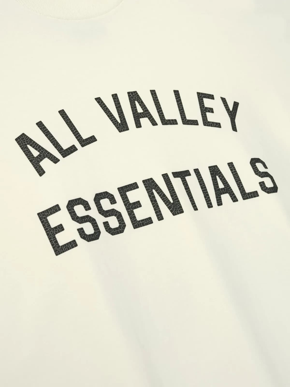 Playera Essentials Merch Boxy Fit Marfil, Essentials Tee (vista 5)