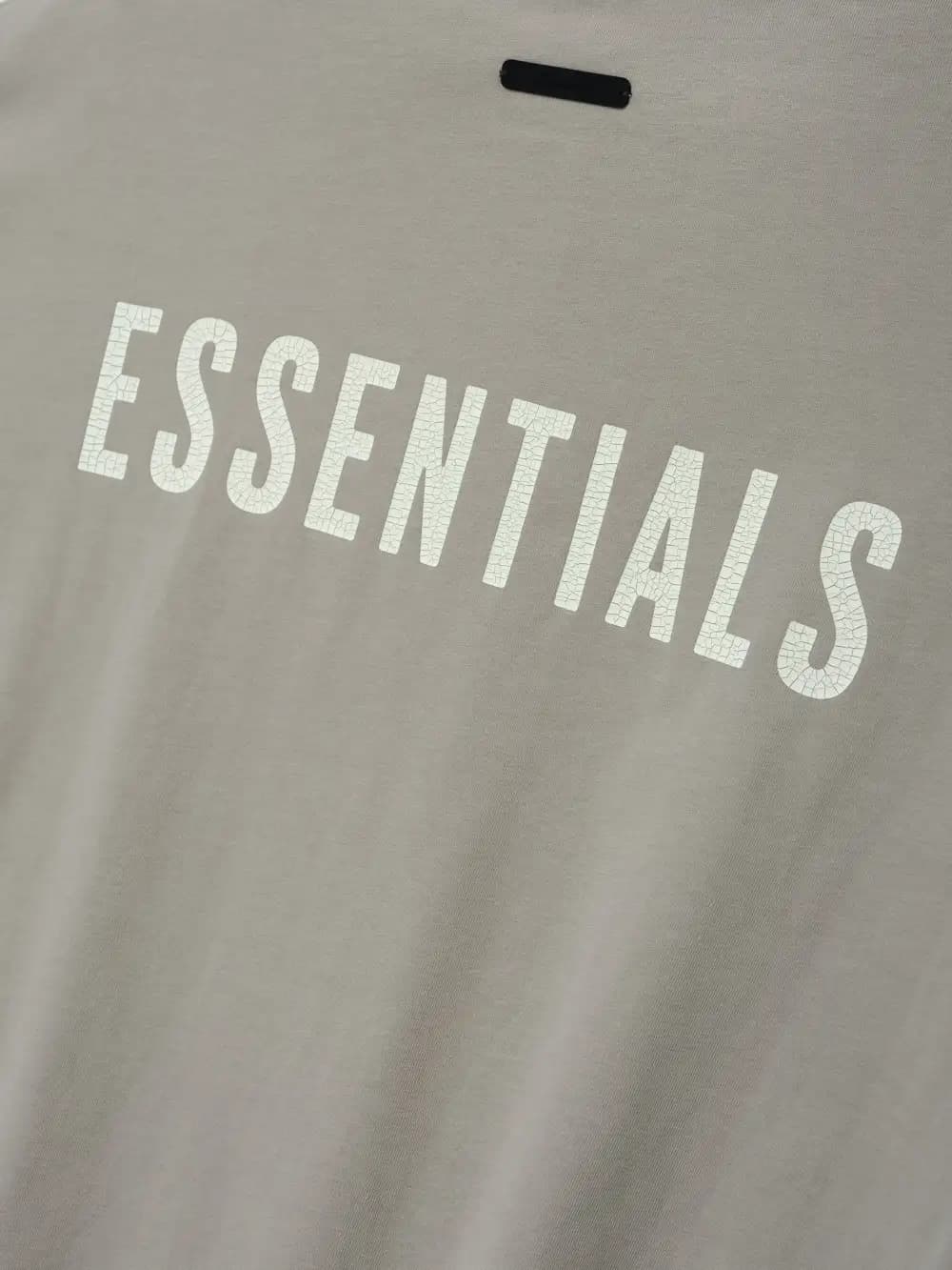 Playera Essentials Merch Foca, Essentials Tee (vista 4)