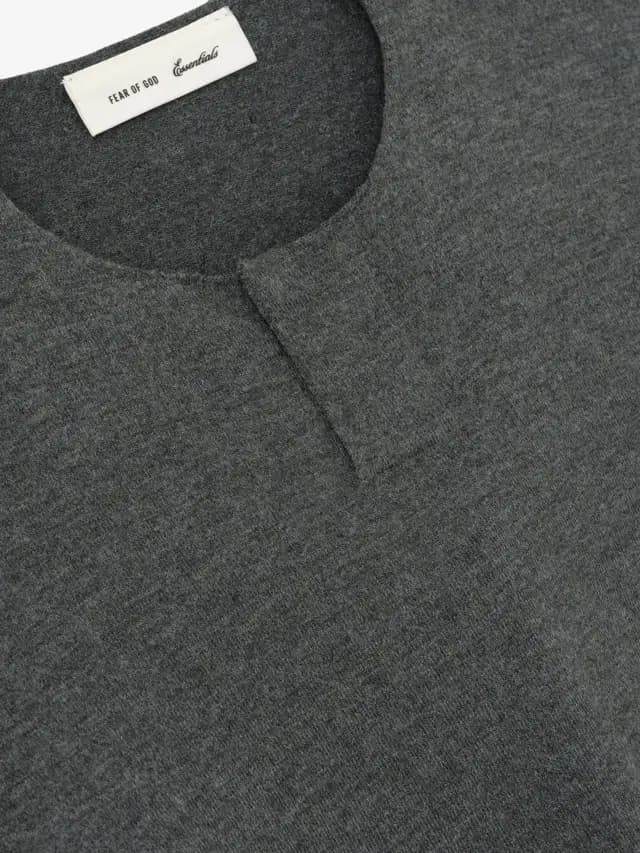 Playera Essentials Soft Knit Henley Acero Gris, Essentials Tee (vista 3)