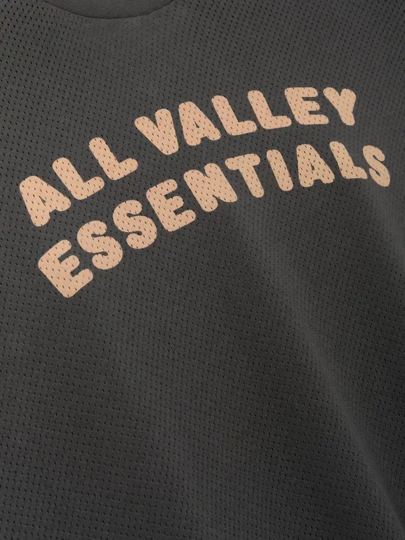 Playera Essentials Sport Mesh Merch Acero Gris, Essentials Tee (vista 5)