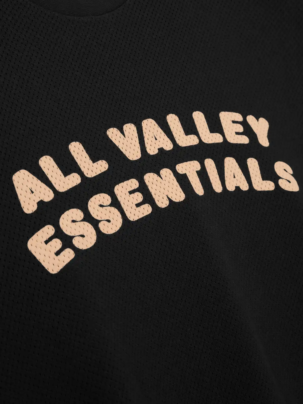 Playera Essentials Sport Mesh Merch Vintage Negro, Essentials Tee (vista 3)