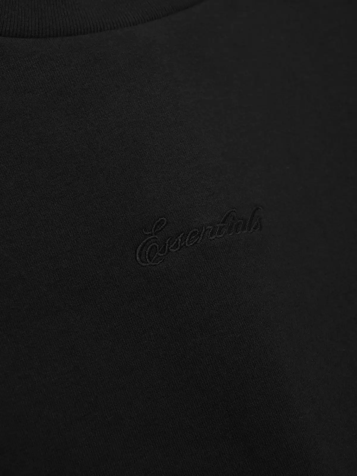 Playera Essentials Signature 90s Negro, Essentials Tee (vista 3)
