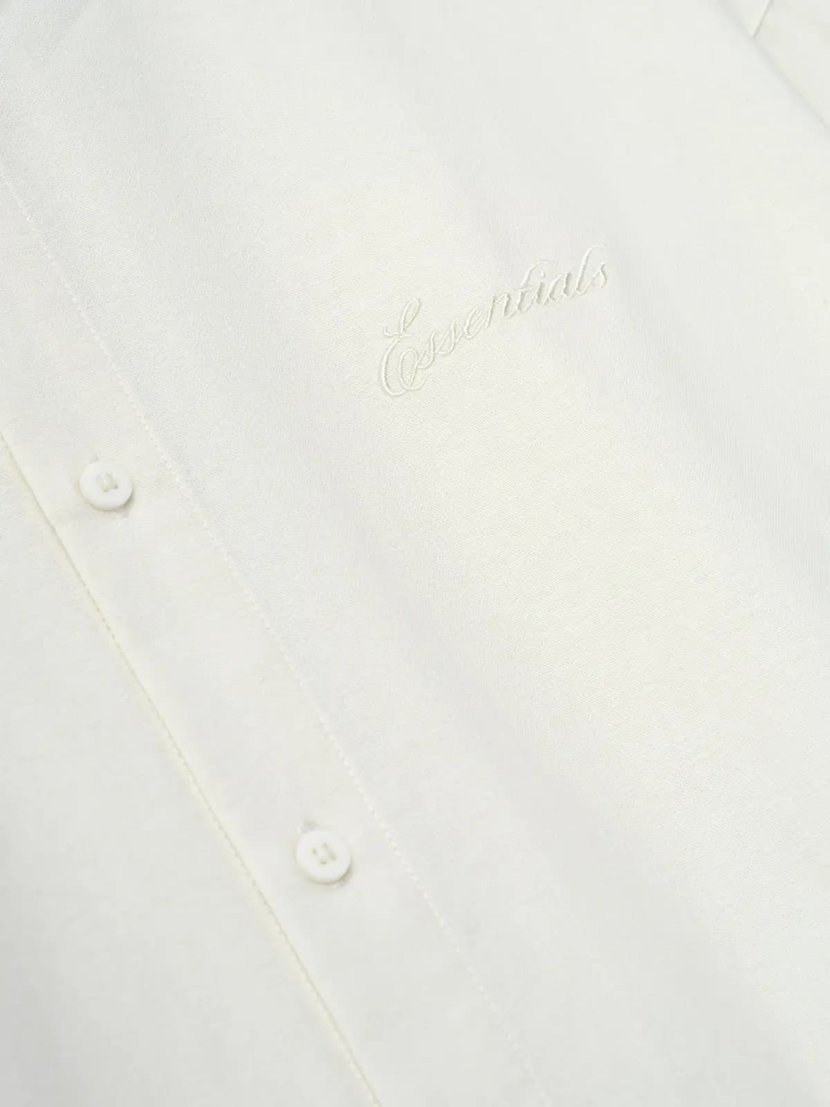 Playera Essentials Signature Button Up Shirt Marfil, Essentials Tee (vista 5)