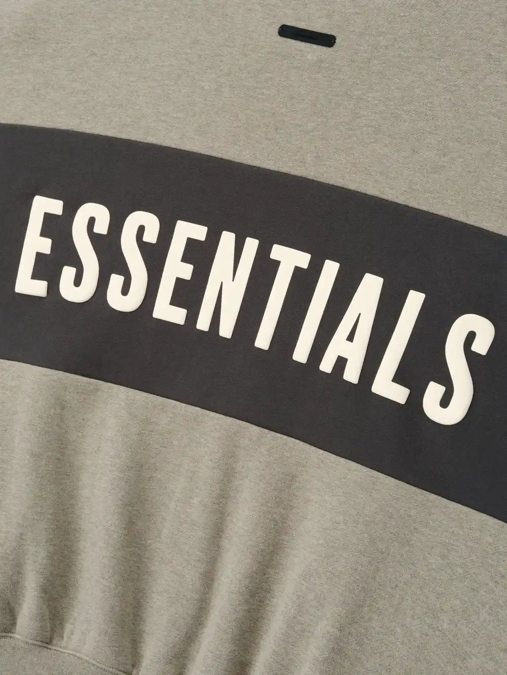 Top Essentials Cropped Relaxed Panelled Sweatshirt Foca Jaspe Acero Gris, Essentials Tee (vista 4)