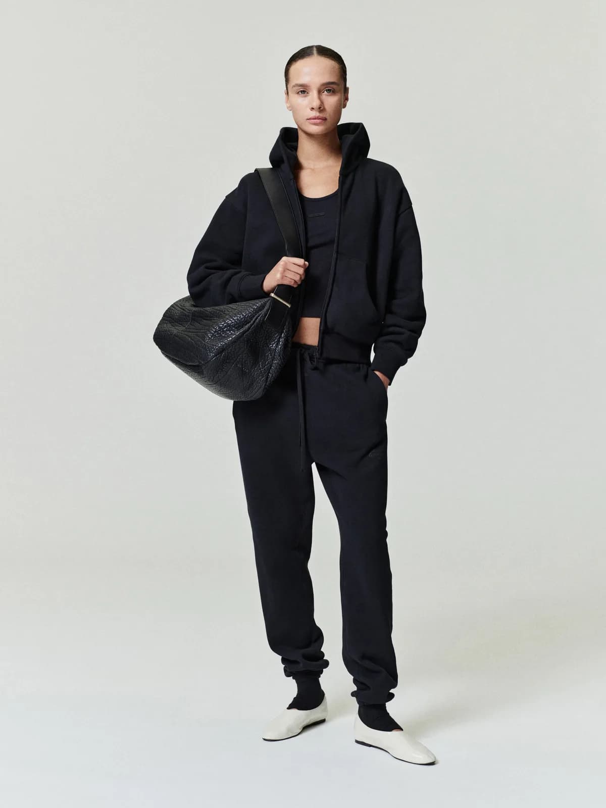 Sudadera Essentials Classic Full Zip Vintage Negro, Essentials Hoodie (vista 1)