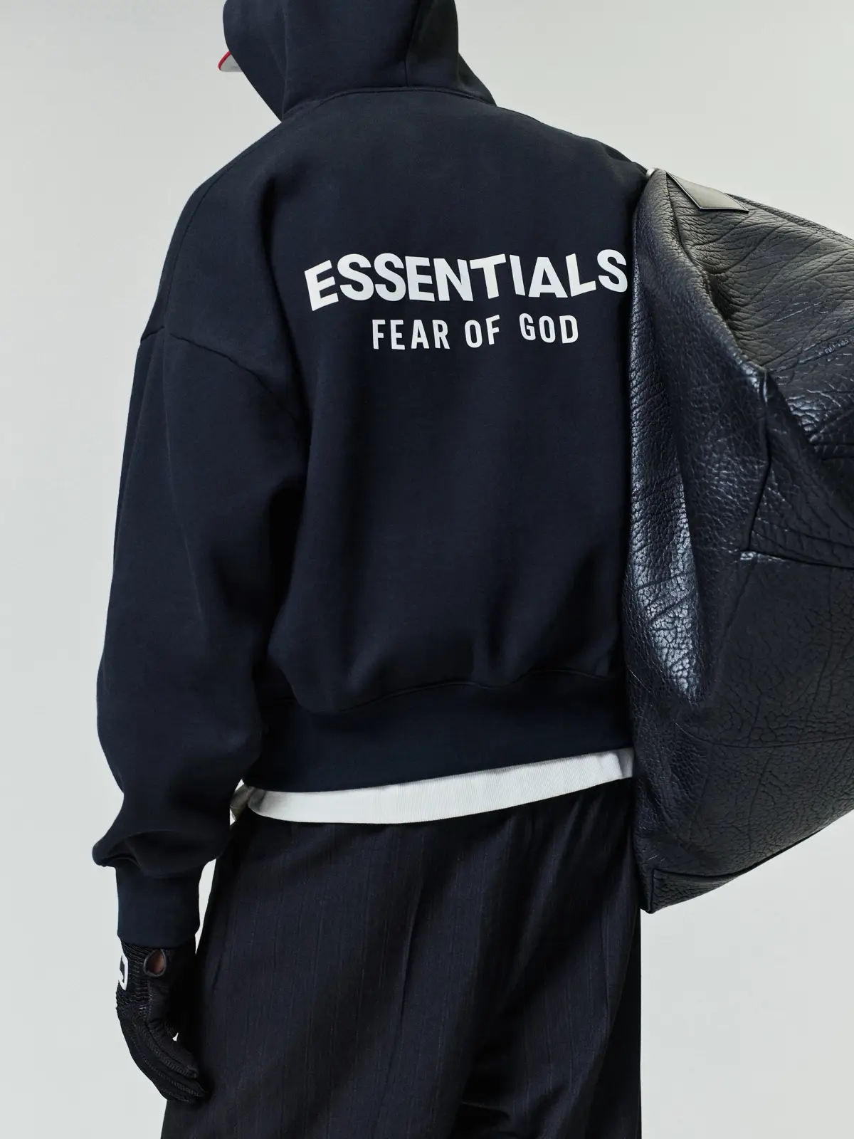 Sudadera Essentials SS26 Classic Vintage Negro Blanco, Essentials Hoodie (vista 1)