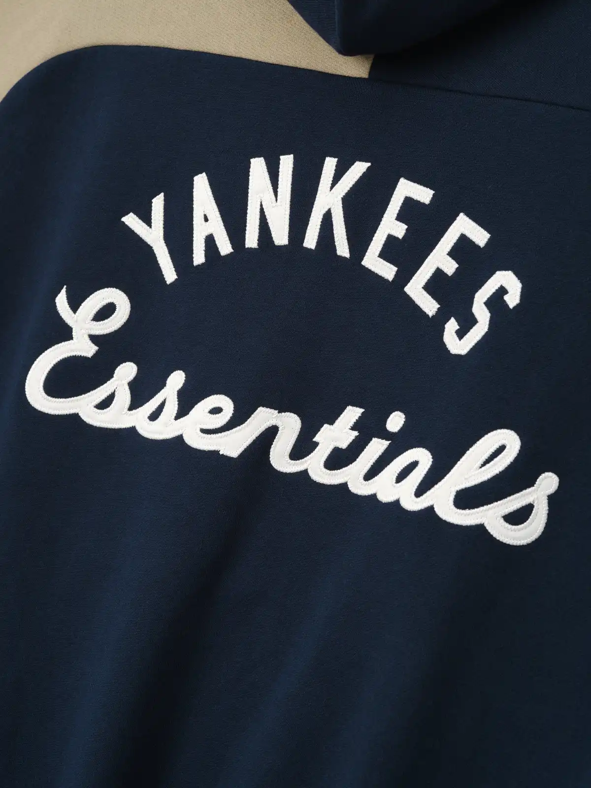 Sudadera Essentials Yankees Raglan Half Zip Sport Oscuro Zafiro, Essentials Hoodie (vista 6)