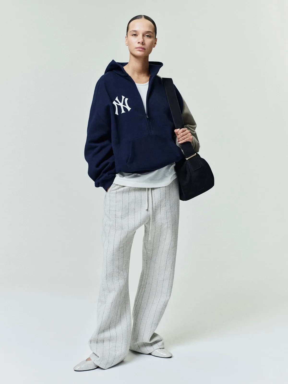 Sudadera Essentials Yankees Raglan Half Zip Sport Oscuro Zafiro, Essentials Hoodie (vista 9)