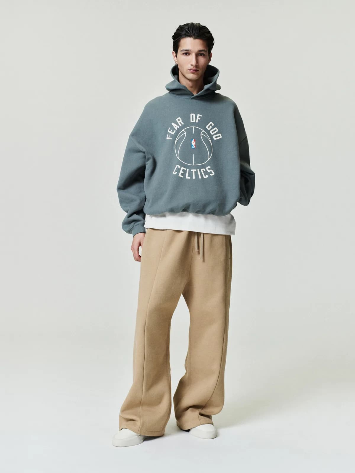 Sudadera Essentials Celtics X Barkley Hendricks 90s Balsam Verde, Essentials Hoodie (vista 1)