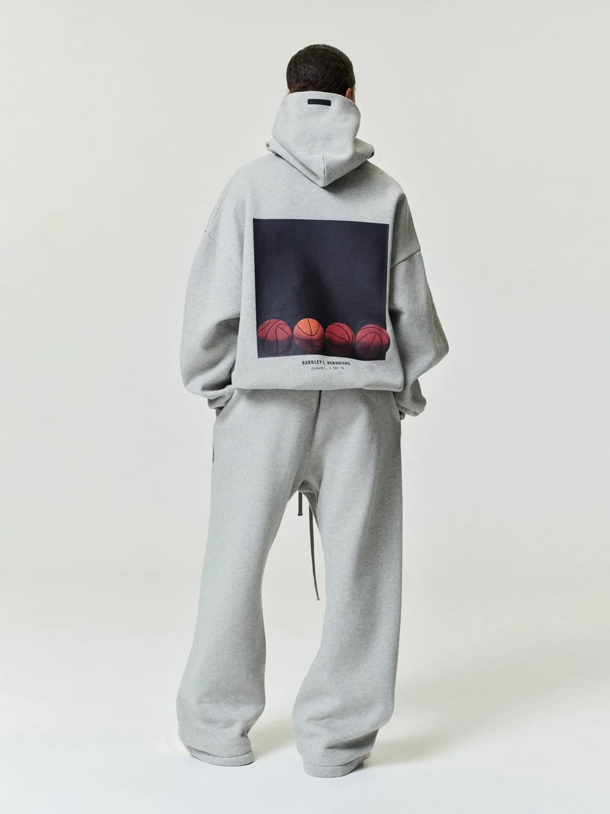 Sudadera Essentials NBA X Barkley Hendricks 90s Cemento Jaspe Oscuro, Essentials Hoodie (vista 1)