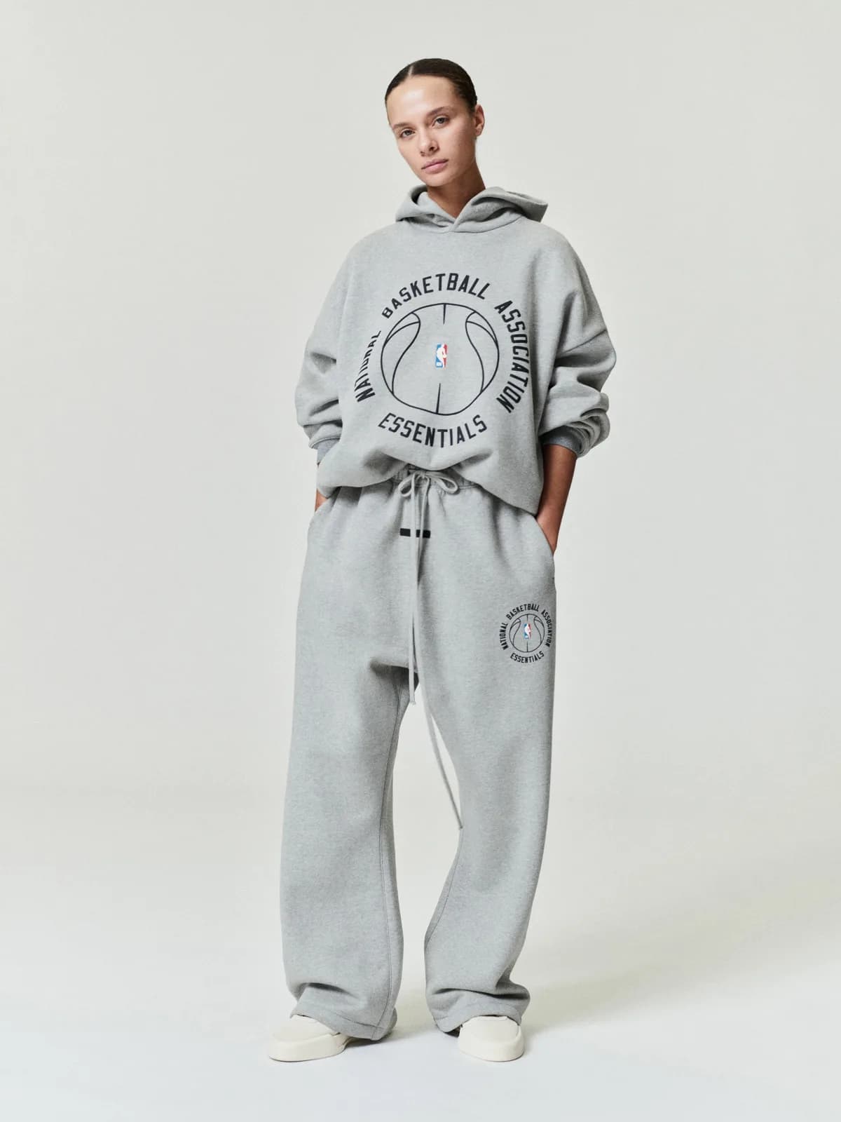 Sudadera Essentials NBA X Barkley Hendricks 90s Cemento Jaspe Oscuro, Essentials Hoodie (vista 1)
