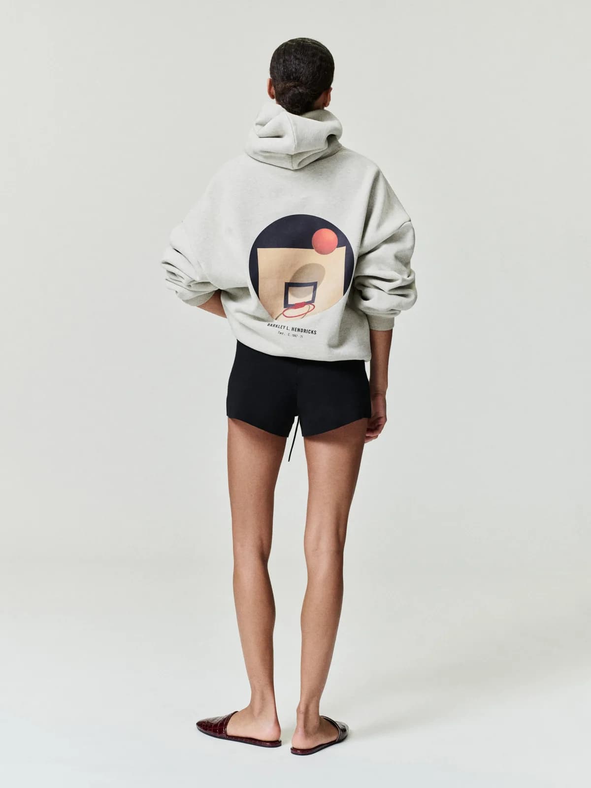 Sudadera Essentials NBA X Barkley Hendricks 90s Jaspe Piedra, Essentials Hoodie (vista 1)