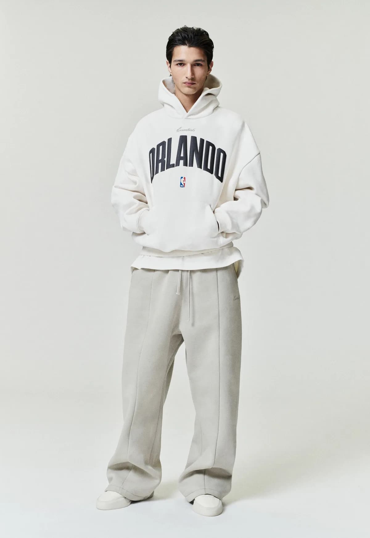 Sudadera Essentials Orlando Magic 90s Crema Blanco, Essentials Hoodie (vista 1)