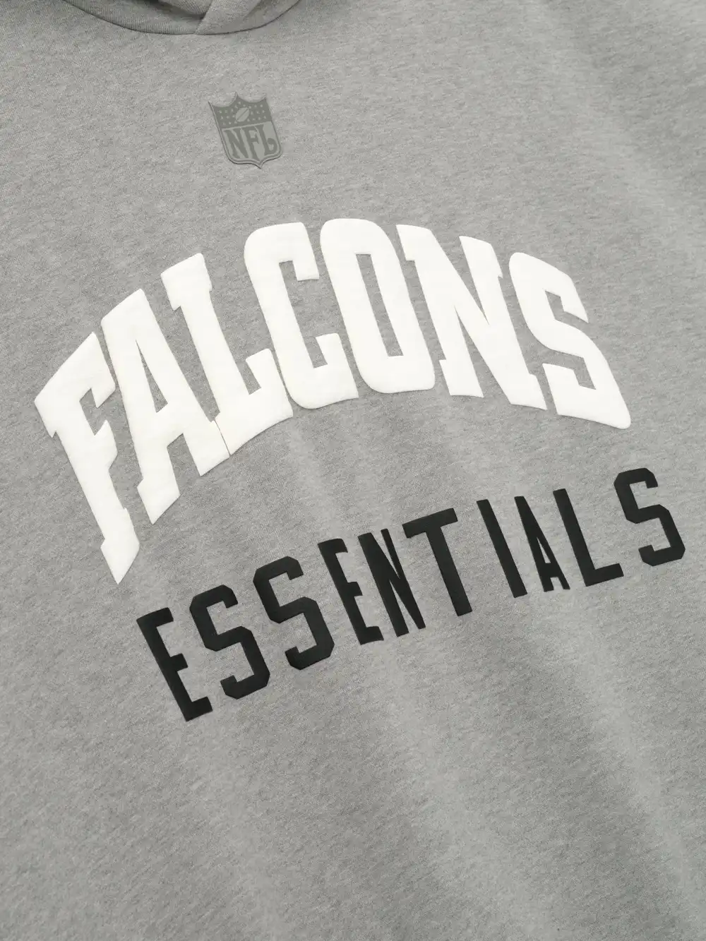 Sudadera Essentials Falcons Sport Cemento Jaspe Rojo, Essentials Hoodie (vista 3)